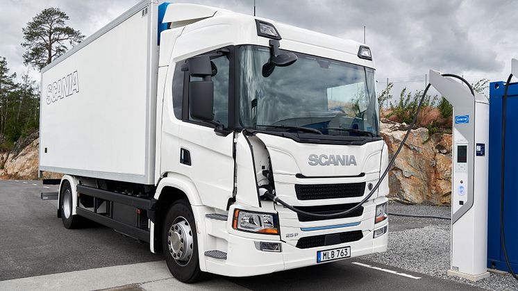 Der erste vollelektrische Scania ist wahlweise mit 5 oder 9 Batterien erhältlich. 