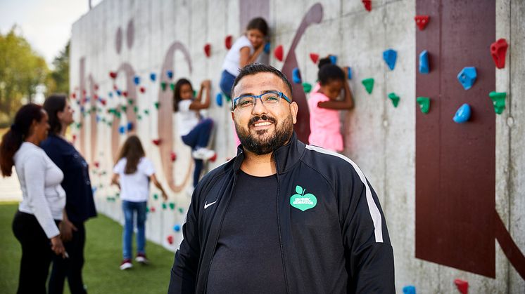 Mohamad El-natour jobbar med En Frisk Generation på Bäckby.