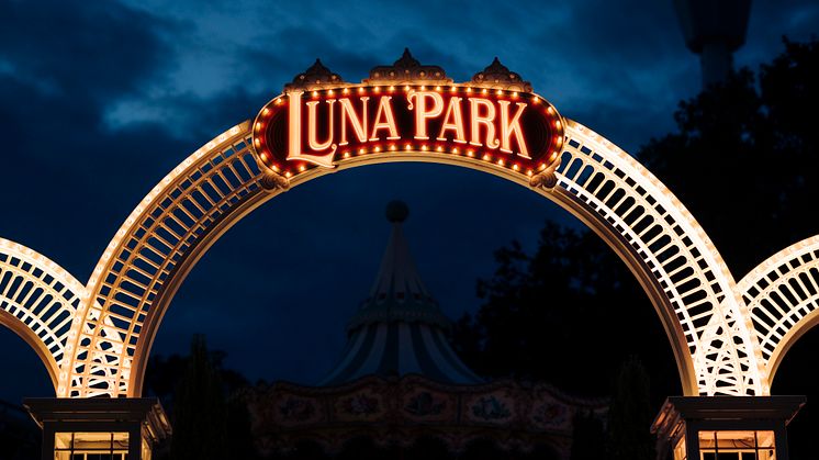 Liseberg_Luna Park_portal_2_s23.jpg