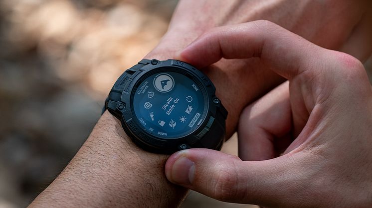 Instinct 3 Tactical, wrist.jpg