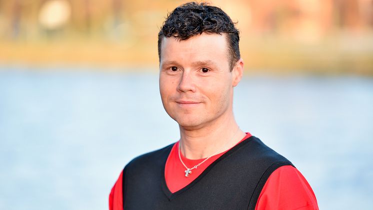 Niclas Christoffer är aktuell med ”Farina och den gigantiska jätten”, en barnbok som kommer ut den 19 april.