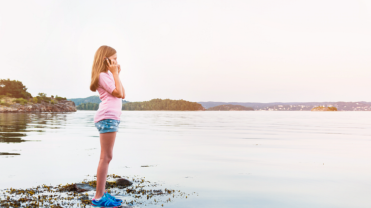 Mängder av gamla mobiltelefoner i svenska hem – men bara var femte återvinner
