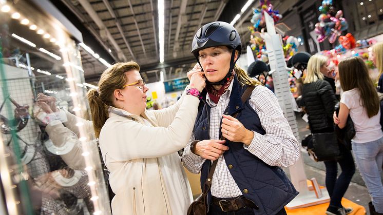 Hjälmköp på EuroHorse 2014