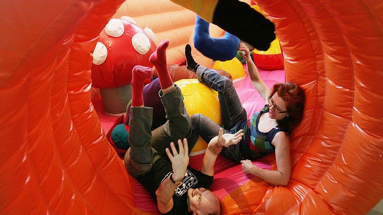 ​Art ’n Stuff – uppblåst och hoppfullt på Arbetets museum i sommar