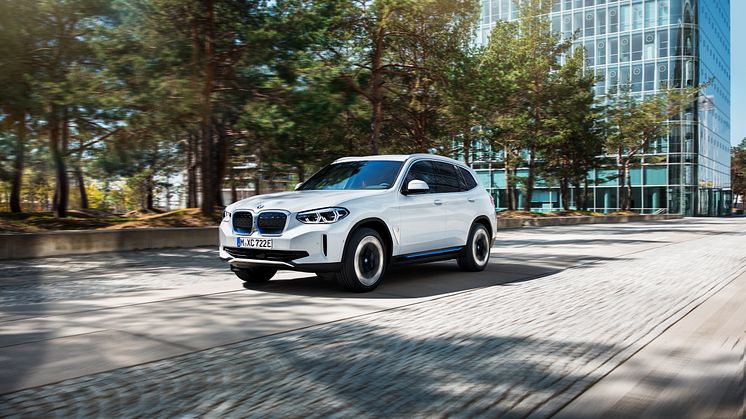 BMW iX3