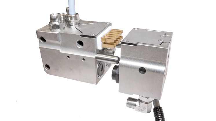 Engcon forbedrer den automatiske tilkobling af hydrauliske redskaber
