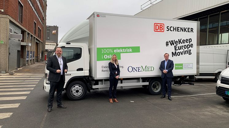 Fruktbart miljøsamarbeide: Peter Stangeland, Markedsdirektør Schenker, Vibeke Vaagland, KAM Schenker, og Jan Knoph, Adm. dir. OneMed