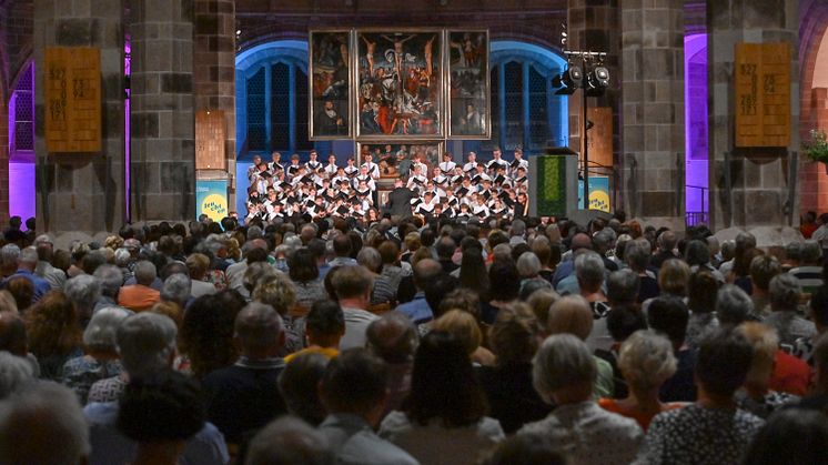 Dresdner_Kreuzchor_Abschlusskonzert_Musikfest Erzgebirge_Mathias Marx_8.9.2024_Schneeberg.jpg