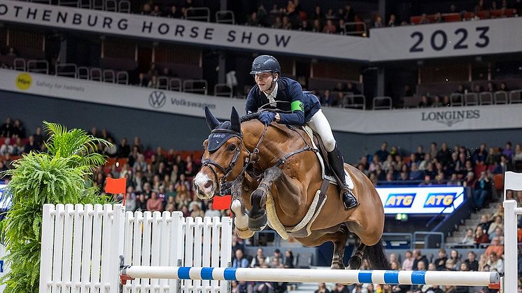 Viktor Edvinsson i finalen av Lövsta Future Challenge Jumping U25 föregående säsong, foto Roland Thunholm