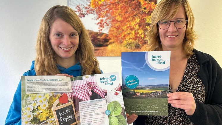 Präsentation des neuen Urlaubsmagazins - Eva Strecke und Marlies Bahrenberg (Region Leinebergland e.V.)