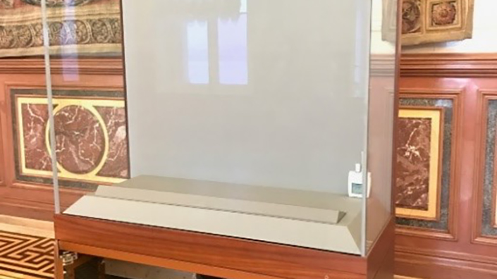 CityCarb und MiniClima-Gerät in einer Vitrine.