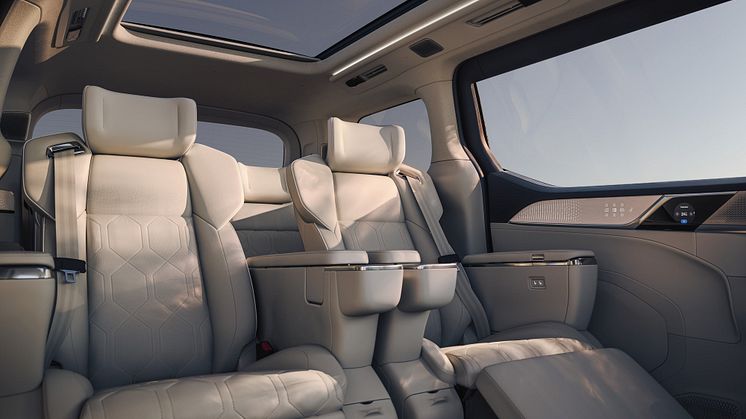 Volvo_EM90_Concept_World_Stills