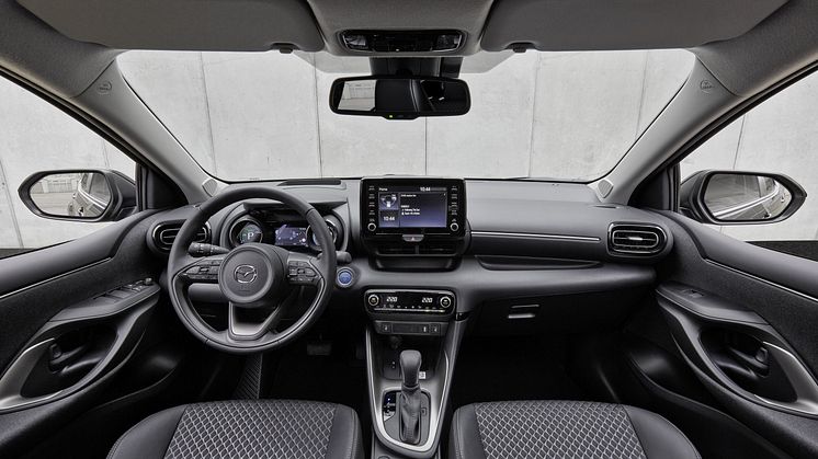 MAZDA2_HYBRID_001