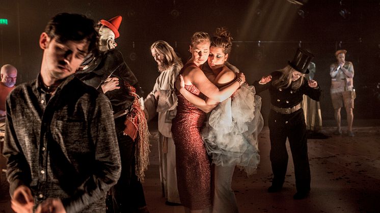 Trippelpremiär med extra allt på Folkteatern 14 mars