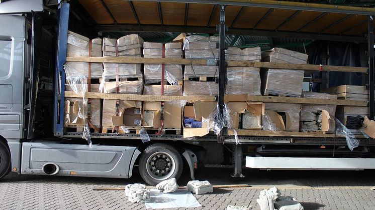 Lorry and its cargo (SE 18.17)