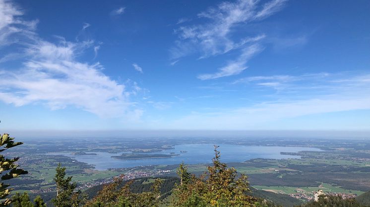 SH-Netz-Trainee Marc Johannsen tauschte für drei Monate das "platte Land" gegen Chiemsee-Landschaft. Er hospitierte bei unserer süddeutschen Schwester, dem Bayernwerk.