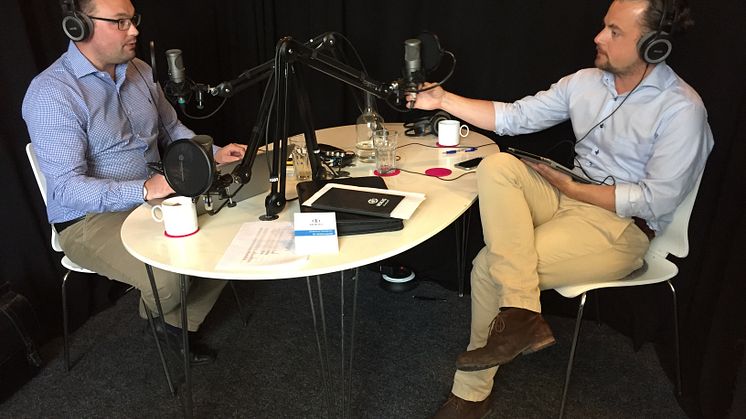 Tomas Lönnqvist och Markus Landström, Nokas, i studion.