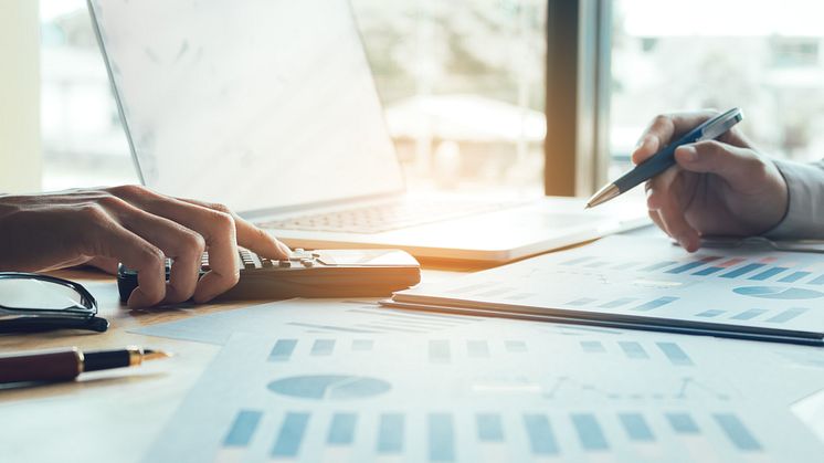 – Økonomer med arbeidserfaring og IT-forståelse kan nærmest velge og vrake i jobber. Det er stort underskudd på mennesker som kombinerer de to områdene, sier Pål Zubi, divisjonsdirektør for Experis Finance i konsulentselskapet Experis. Foto: Istock
