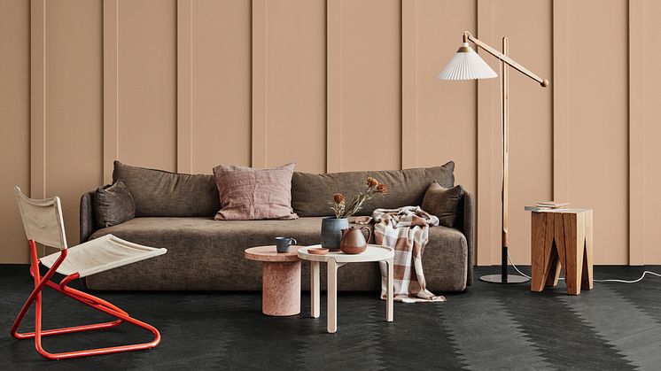 The word 'peachy' is used about having a good time or to describe something nice , as well as to describe fresh tones. A perfect name for our beautiful and playful peach colour!