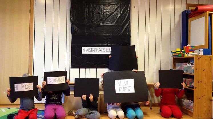 #Kunstneraksjonen foregikk i hele landet. Her fra en barnehage i Molde.  Foto: Vania Cunha. 