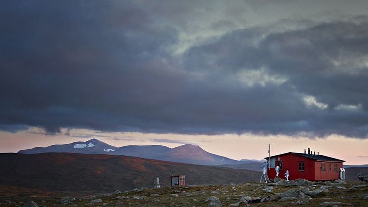 Nya Alcro Bestå fasadfärg skyddar en värmestuga på fjället Gåsen. 