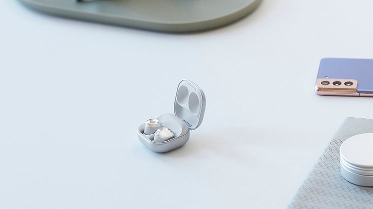 Galaxy Buds Pro_Lifestlye_(7)