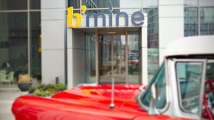 Das CarLoft-Konzept der b’mine hotels: Mit Oldtimer & Co. direkt vors Zimmer fahren