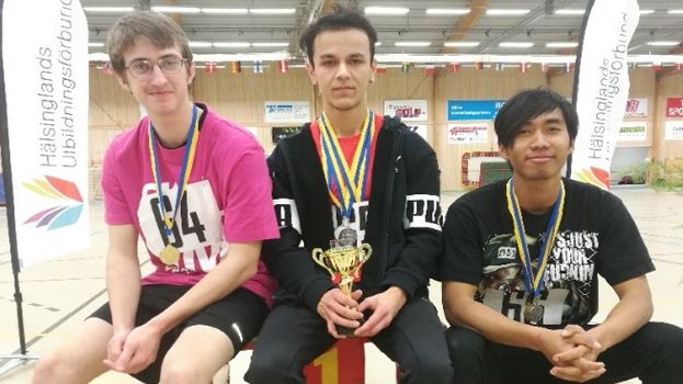 Axel, Feruz och Phenphet hade stora framgångar i Skol-SM i friidrott och fick både guld och silvermedeljer.