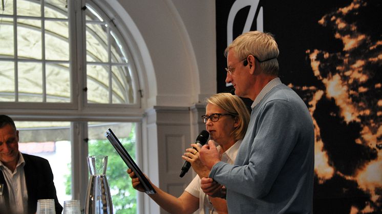 Utrikesminister Carl Bildt vill verka för att undanröja gränshinder i Öresundsregionen