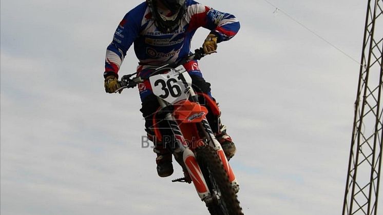 Mikkel Nielsen dyrker motocross på højt plan i sin fritid