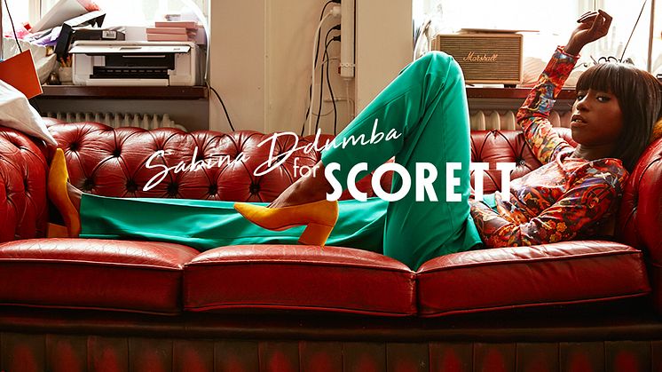 Sabina Ddumba frontar Scoretts höstkollektion i ett exklusivt samarbete
