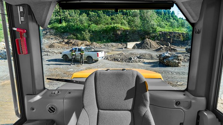 Volvo L120 Electric - eldriven hjullastare med enastående runtomsikt med den nya sluttande designen på "motorhuven".