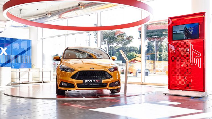 Bilbutikken AS starter som Ford-forhandler i Drammen og etablerer fullverdig FordStore i sitt anlegg på Gulskogen.