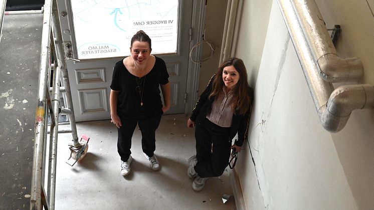 Hedvig och Alexandra på ateljén _ IPL1337