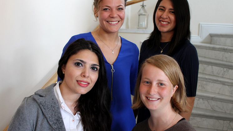 Årskonferensen valde in fyra ungdomsrepresentanter till styrelsen. Från vänster längst upp: Amanda Carlshamre, Fiorella Bastidas. Från vänster längst ner: Sally Adel och Ida Tonnvik. Foto: Mikael Stjernberg.