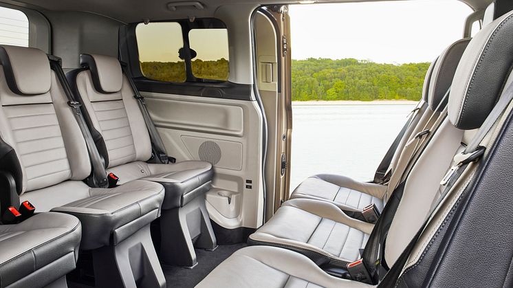 2017_Ford_Tourneo_22
