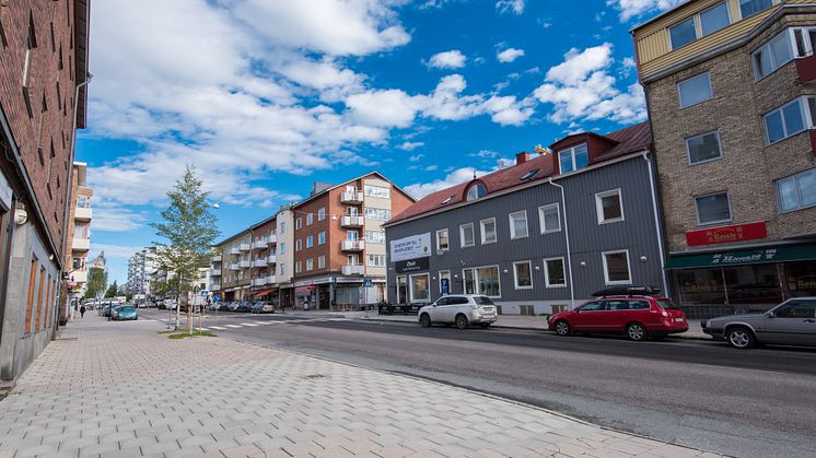 Huset i mitten ska rivas. Foto: Svensk Fastighetsförmedling, Luleå 