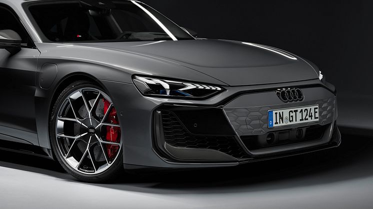 Audi RS e-tron GT (Nimbusgrå perleeffekt)