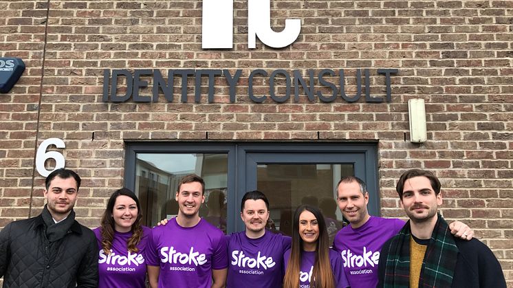 ​10 Sunderland runners team up to support Managing Director