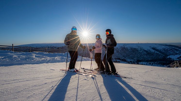Nyhet! SkiStar främjar hälsa och gemenskap med gratis säsongspass för ungdomar och seniorer i Sälen