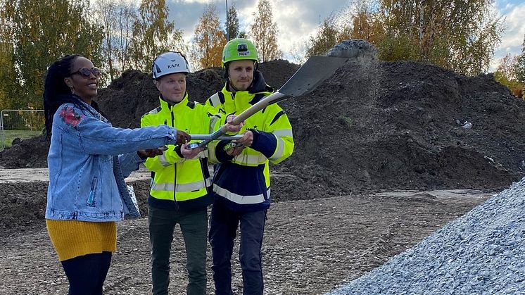 Bostäderna byggs som radhus om 115 kvadratmeter fördelat på två våningar. Alla bostäder har egen trädgård och carport.