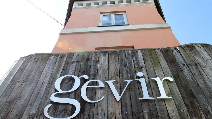 Gevir eies og drives av Agnes Gulbrandsen.