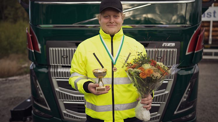 Edwin Hansson går tredje året på inriktning transport på Uddevalla gymnasieskola. Han vann dagens kvaltävling i Uppsala. Foto: TYA