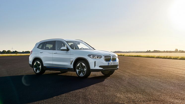 BMW iX3