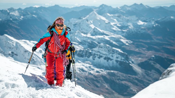 Caro North auf dem Vorstieg zum Breithorn (c) SchweizTourismus / Andre Meier