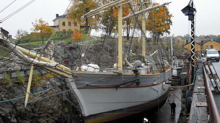 Briggen Tre Kronor i docka