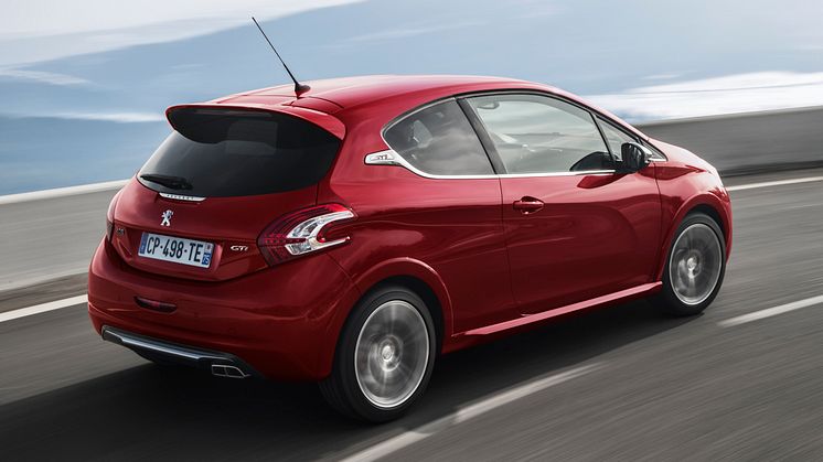 Sverigepremiär för Peugeot 208 GTi - komprimerad körglädje