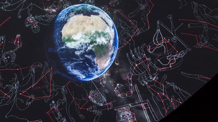 Jorden i rymden på planetariet vid Umevatoriet, Umeå. Foto: Ulrika Bergfors.