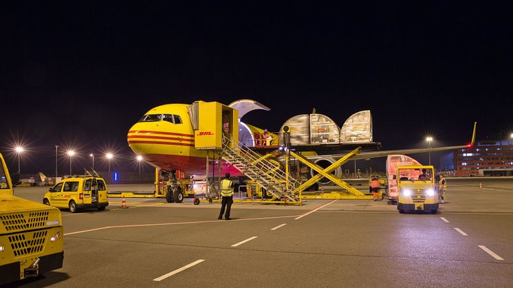 DHL Express er første globale ekspresleverandør til at give kunderne muligheden for at tilvælge bæredygtigt flybrændstof