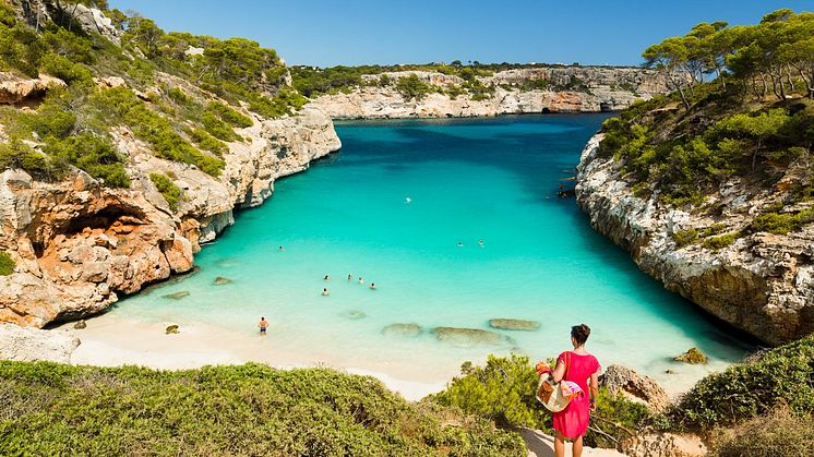 Mallorca (på billedet) får nu - udover Malaga - følgeskab af både Barcelona og Alicante, når Norwegian åbner nye ruter fra Aalborg Lufthavn i 2023.